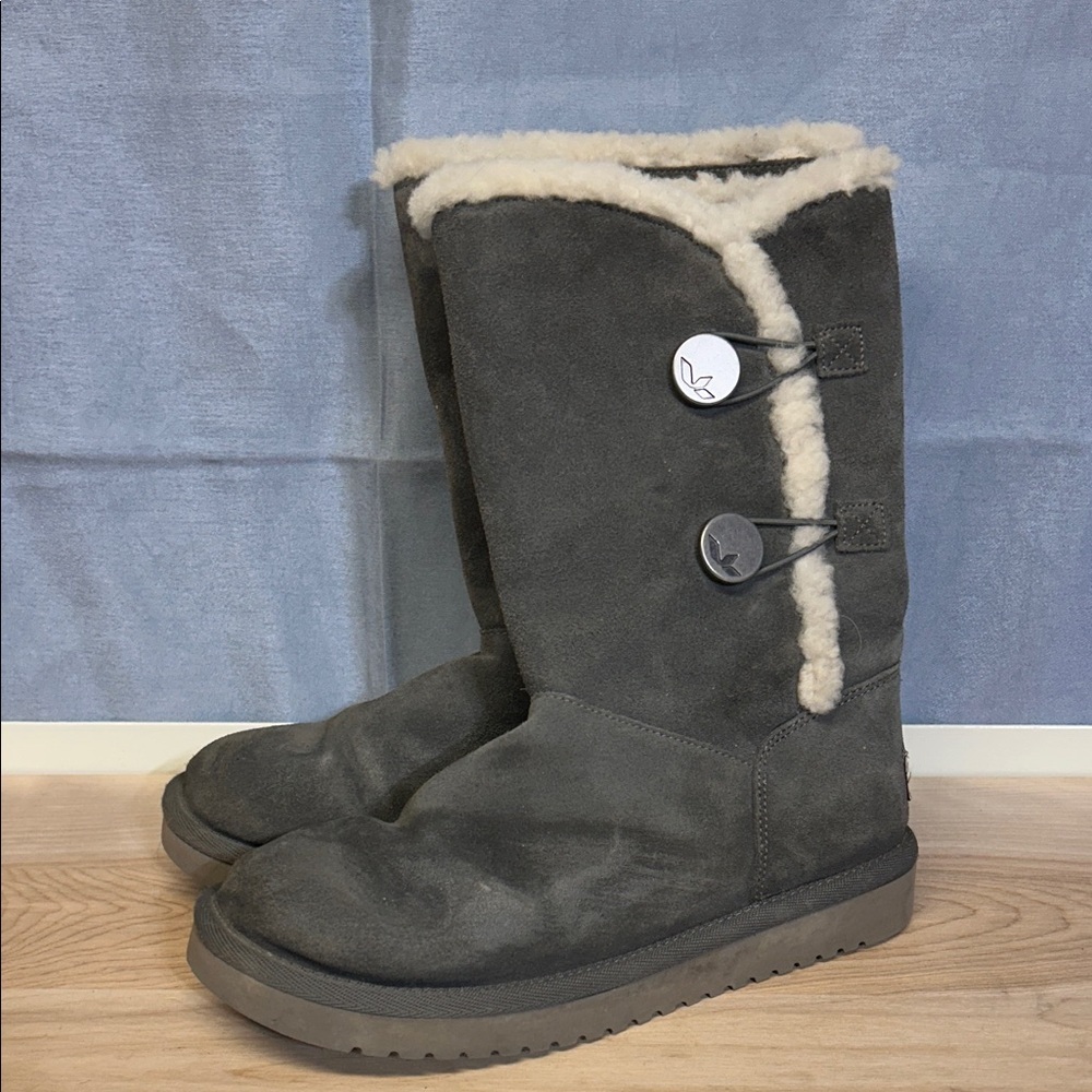 Koolaburra By Ugg Gray Suede Short Faux Fur Button Winter Boots Women's sz 6
